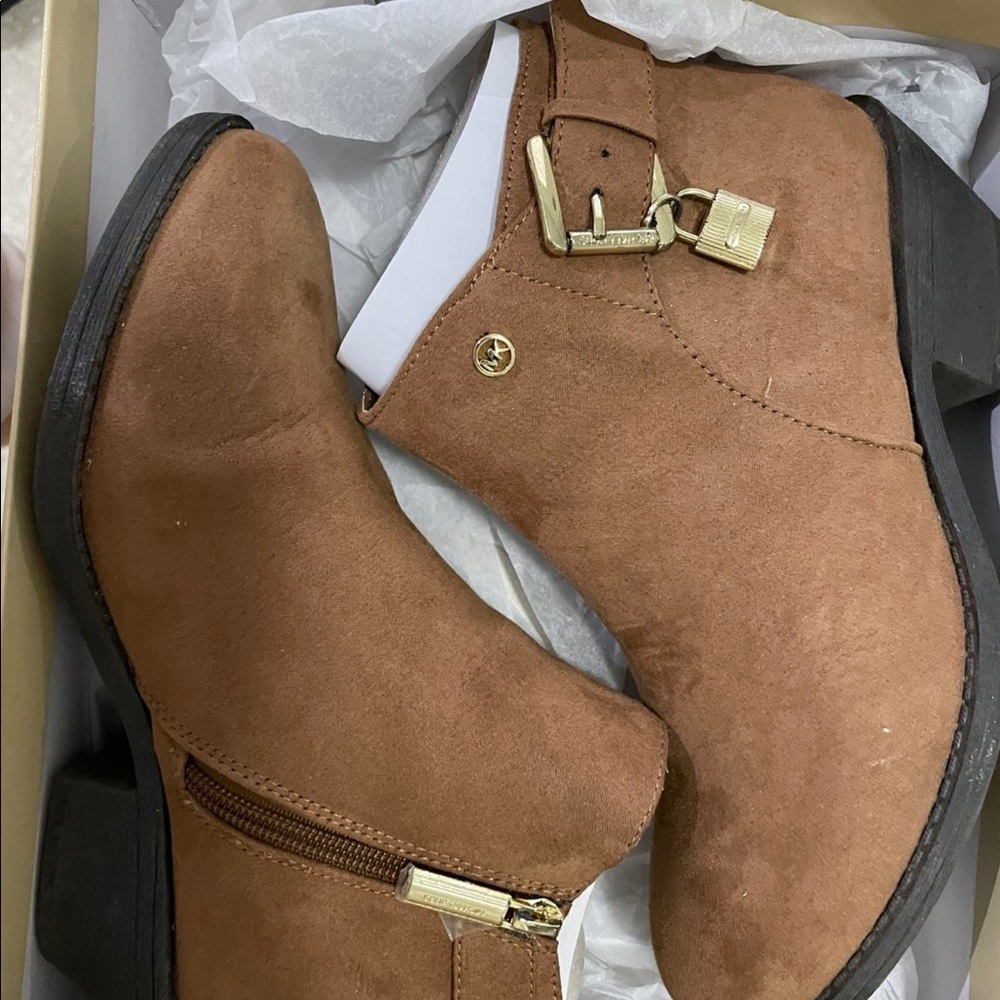 Micheal Kors boots